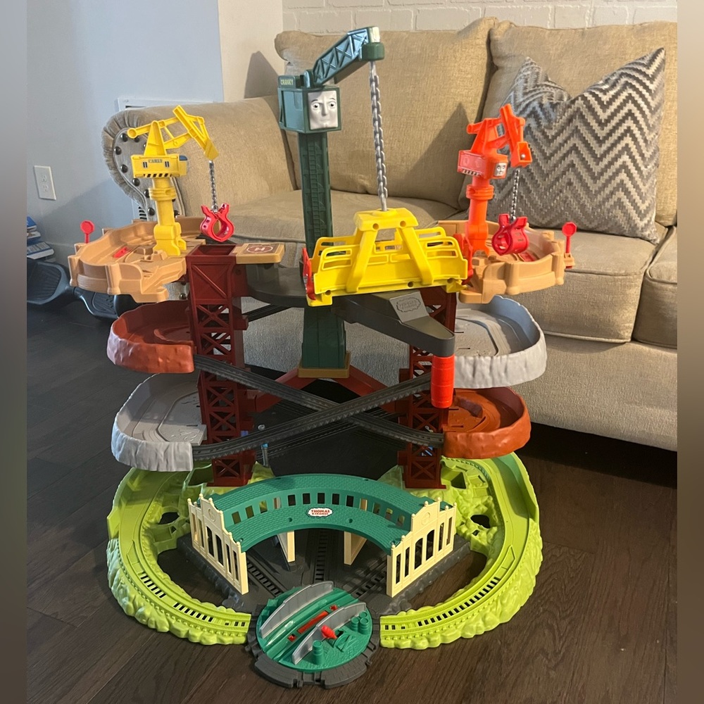 Thomas and friends trains and cranes super tower